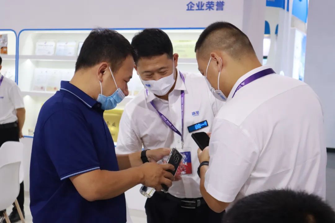 康星牛人盛装亮相第十三届中国奶业大会!