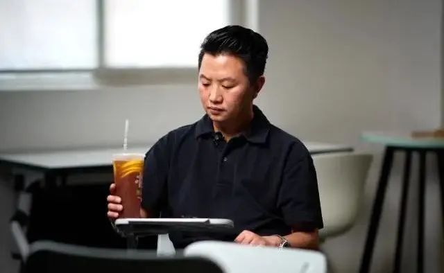 桂源铺创始人郑志禹:企业如何打好一场侧翼战?