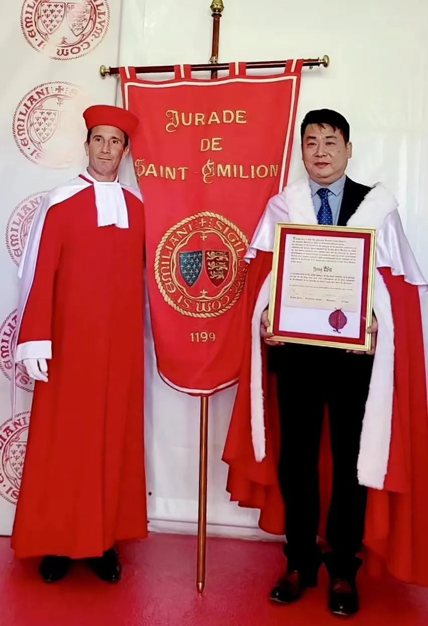 荣膺2022年骑士勋章!专访杨武:要尊重葡萄酒的规律