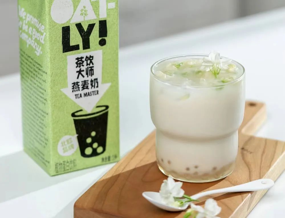 2万+门店都在上！火了一整年的“燕麦茶饮”，还有哪些爆款机会？