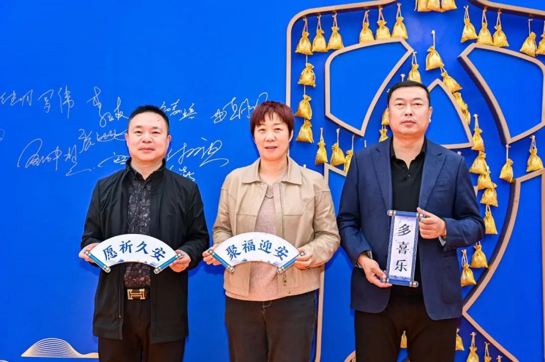 投粮4万吨,启动首届封藏,塑造“安”文化,安酒用行动宣示“长期”酱酒战略和致力“稳坐头部”努力