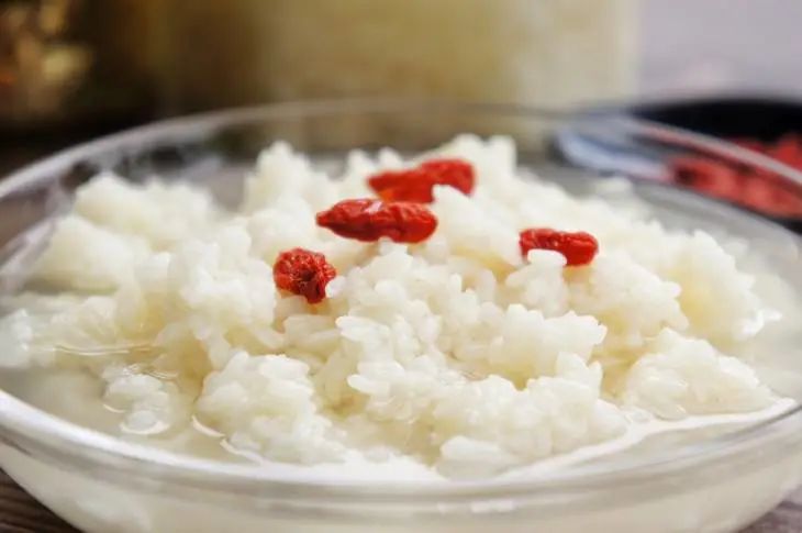 从低度潮饮到新茶饮，“醪糟”要火了？
