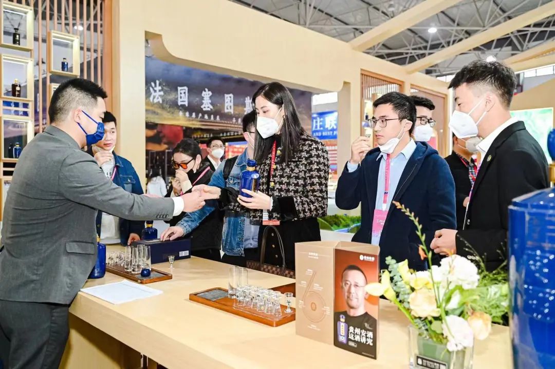 闪耀贵州酒博会!安酒斩获匠心品牌,激发头部酱酒强动能!