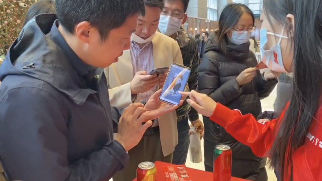 推首款数字化啤酒，百威抢“戏”世界杯！