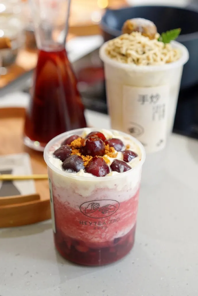 从热红酒到热奶宝再到围炉煮茶，解码年轻人过冬仪式背后的生意经！