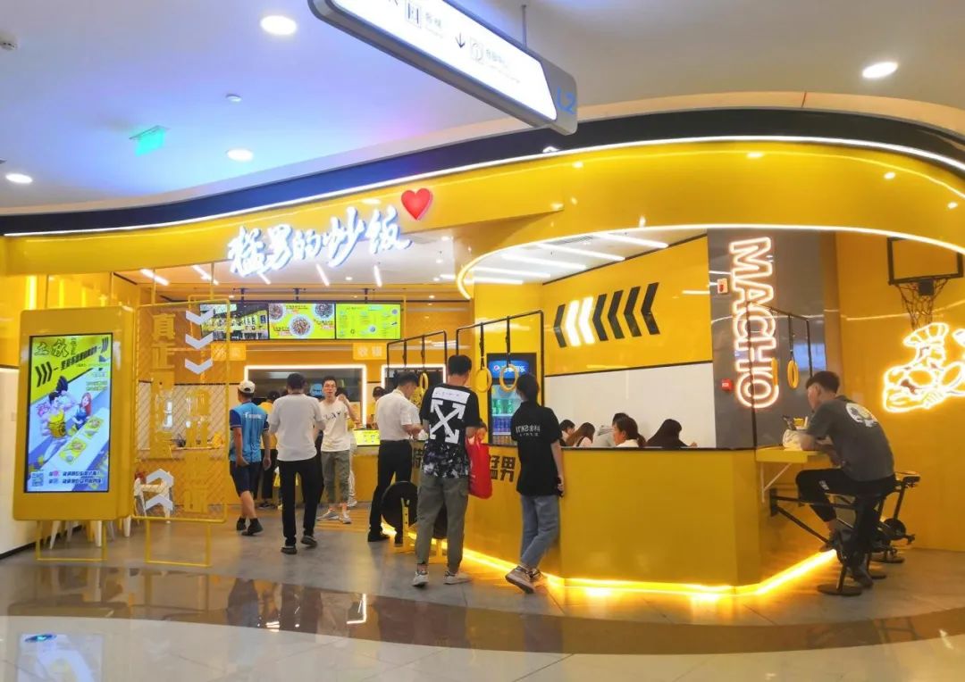 请裸男厨师做炒饭,一年卖了1个亿