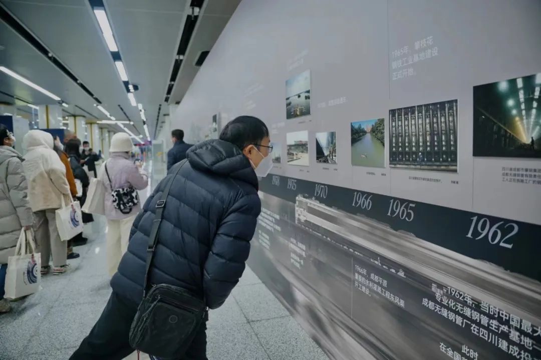 寻找一座城市的“老Gào”，“穿越者”泸州老窖特曲60版掀起回忆杀！