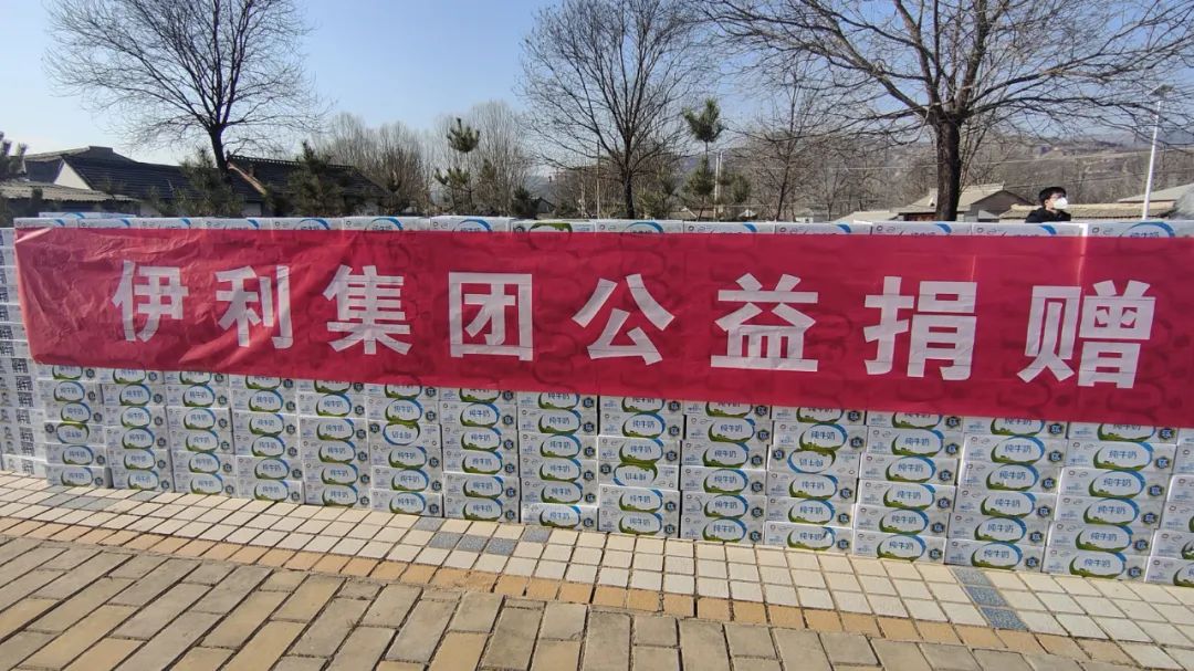 平凉优然牧业灵台高产奶牛牧场首批奶牛入栏