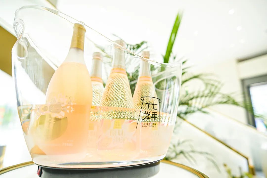 跳出品牌焕新,这里有份从网红到长红的“果酒样本”