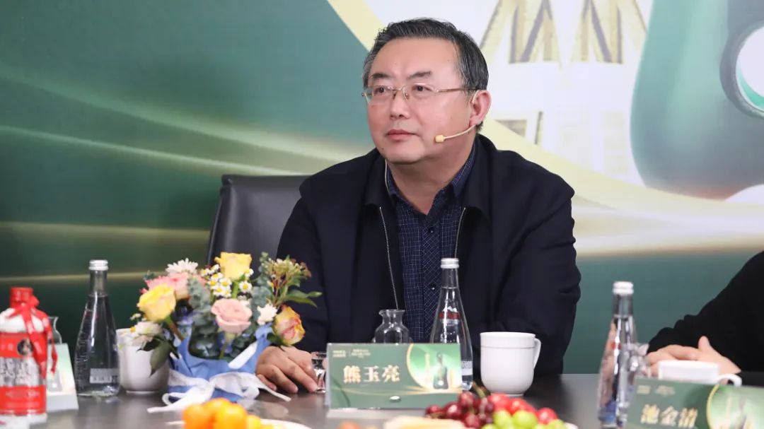 微信图片_202301111452091.jpg 昨天,一路向C的“武陵模式”遭近30万人围观
