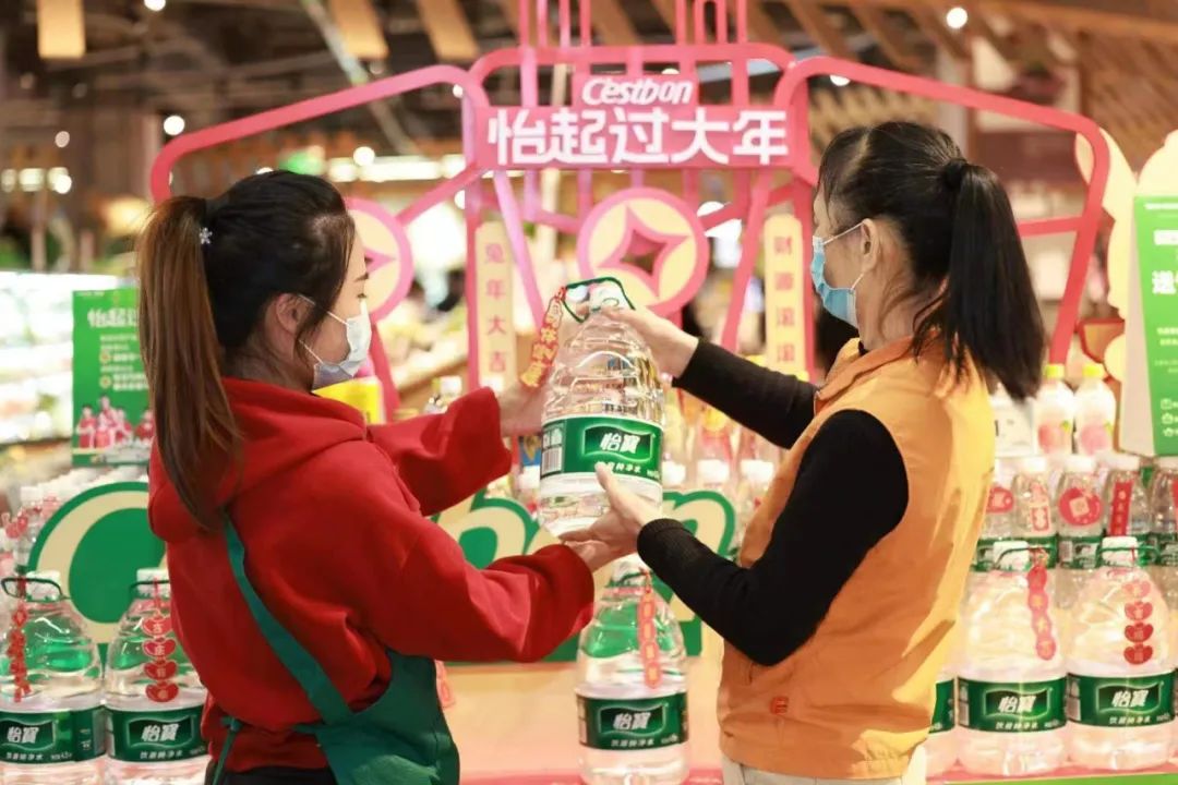 农夫、东鹏、怡宝…26家食企陈列“大比武”，谁能动销春节档？