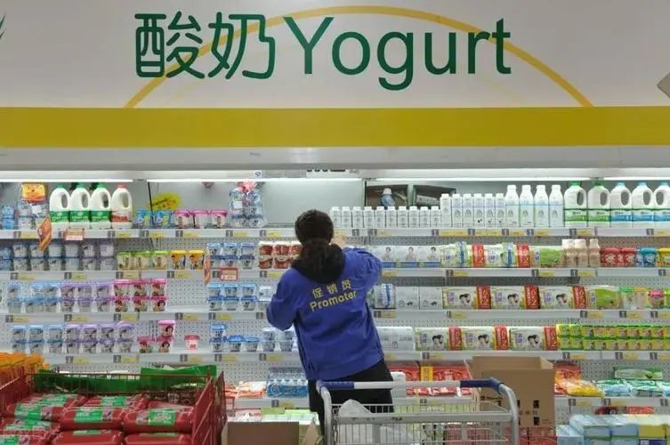 官方回应“倒奶杀牛”说法不实，但乳品行业的“焦虑症”凸显