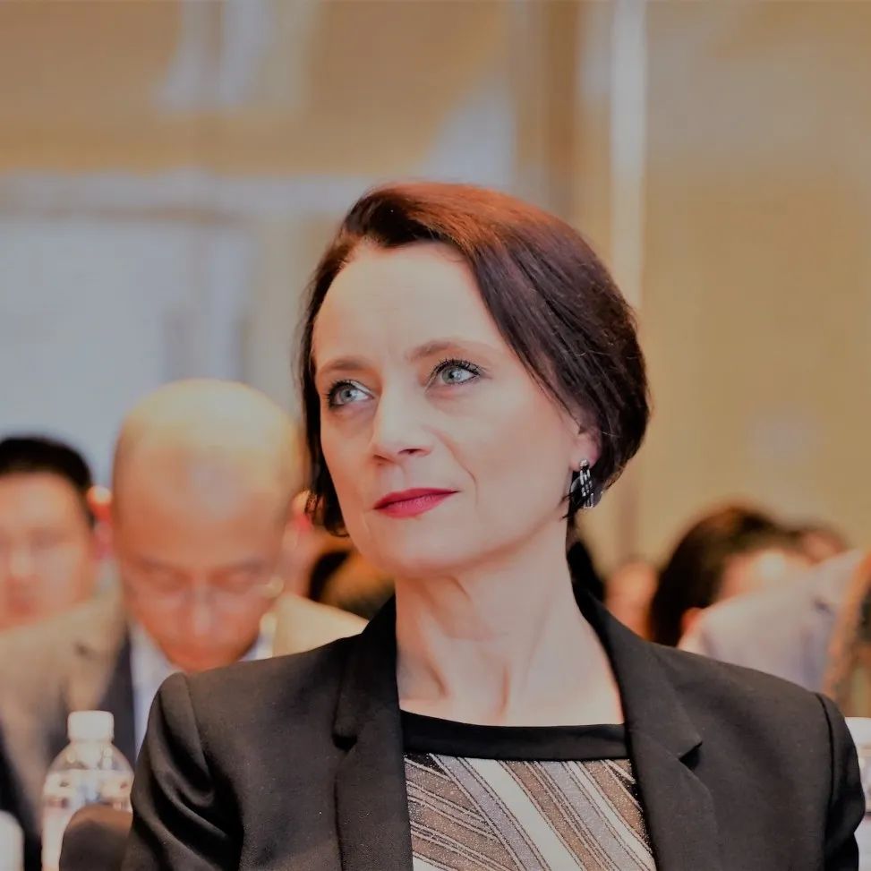 举杯欢庆,6位国际葡萄酒协会代表送上新春祝福,分享他们的春节酒单!