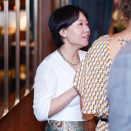 举杯欢庆,6位国际葡萄酒协会代表送上新春祝福,分享他们的春节酒单!