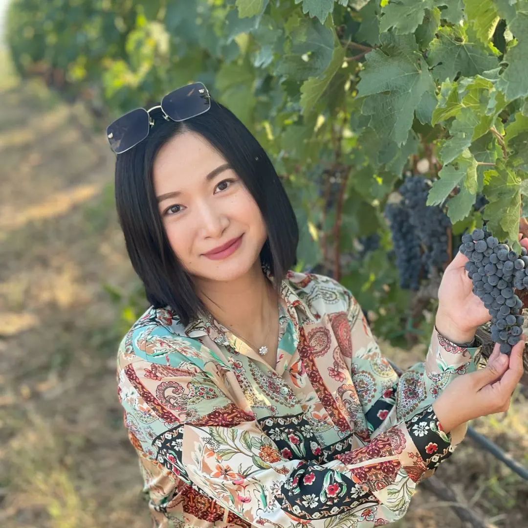 举杯欢庆,6位国际葡萄酒协会代表送上新春祝福,分享他们的春节酒单!