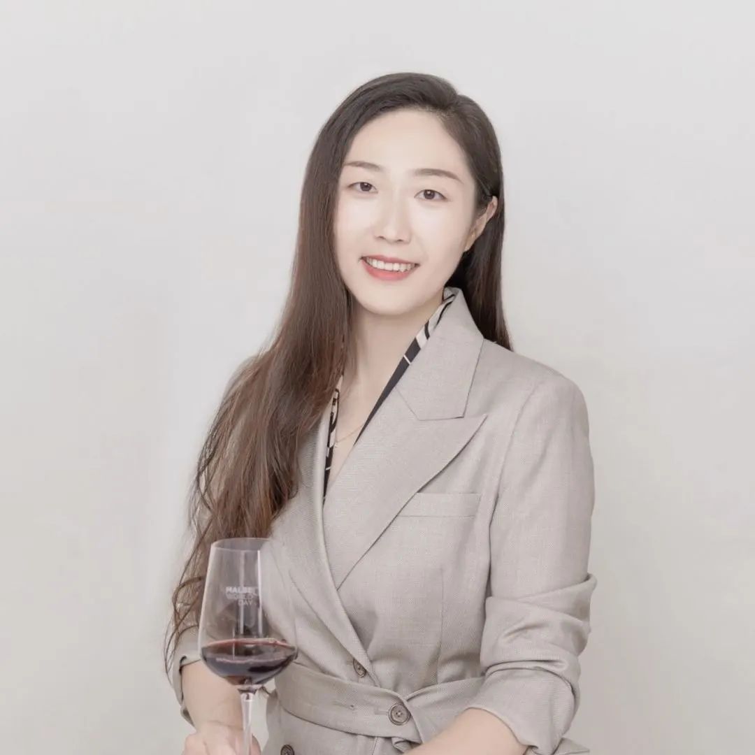 举杯欢庆,6位国际葡萄酒协会代表送上新春祝福,分享他们的春节酒单!