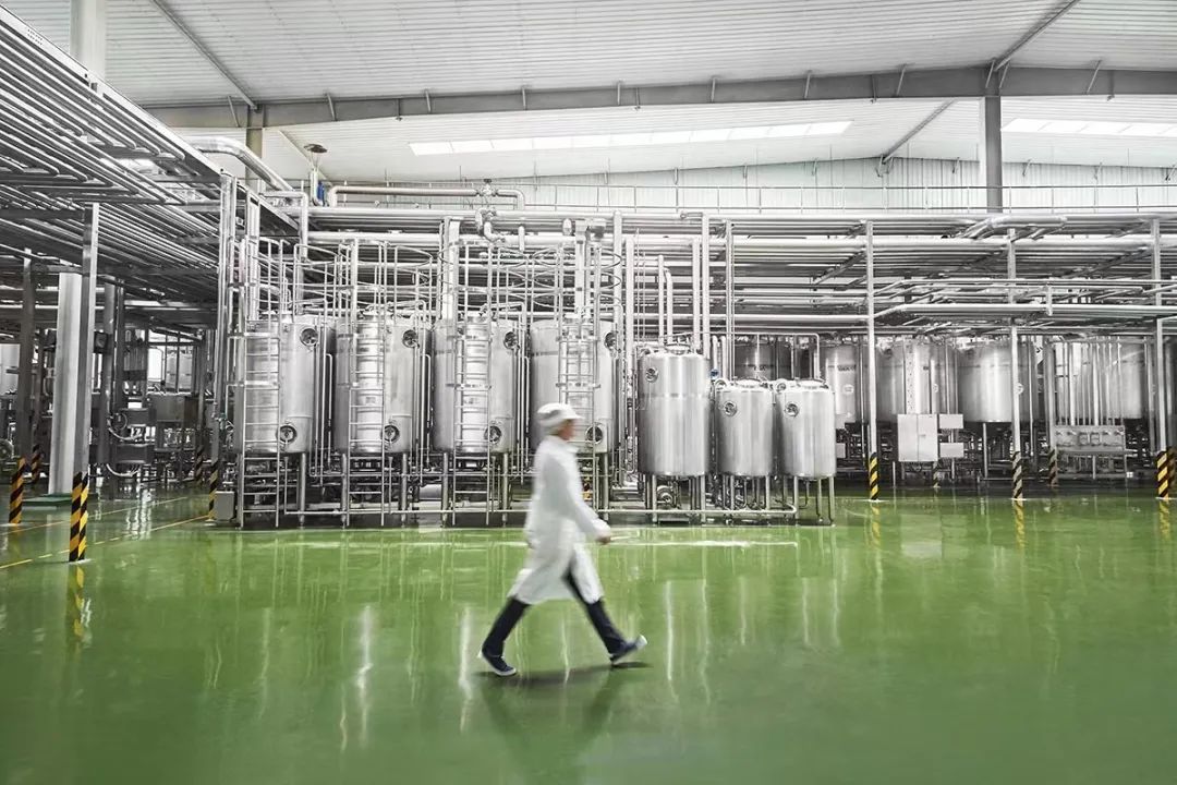 新希望乳业透露了品牌端投入计划和中长期业绩目标！
