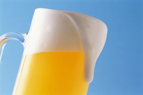 精酿、扩产、涨价、跨界成啤酒行业关键词