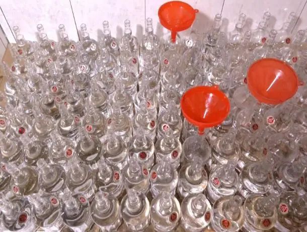 价值千元的“高档白酒”，成本才几十元？