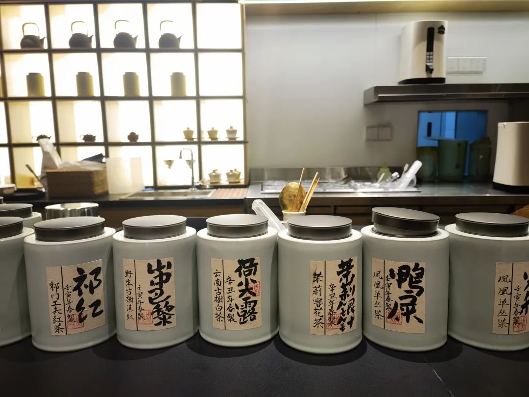 新茶饮没能复刻的星巴克“第三空间”，纯茶馆能吗？