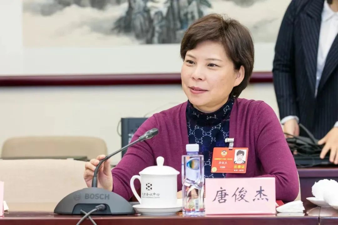 聚焦两会,酒业代表们的“好声音”