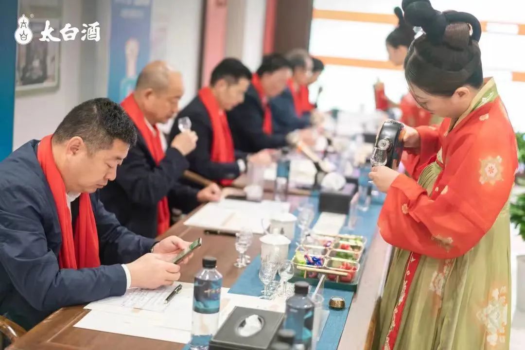 白酒行业内卷加剧,太白酒回归品质制胜老酒市场