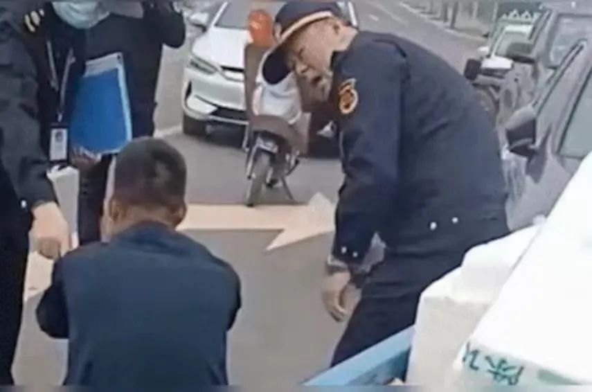 15块钱40个菜,物美价廉还量大:全网打卡的“工地盒饭”,正在悄悄变味