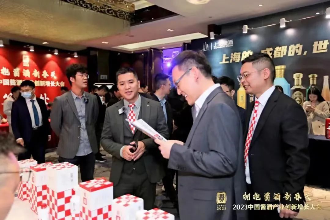 叫“阿彬阿彬”的人和一款酱酒,在春糖“火了”