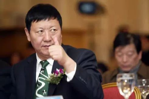 最节俭的亿万富豪:宗庆后的布鞋,刘永好的发型……