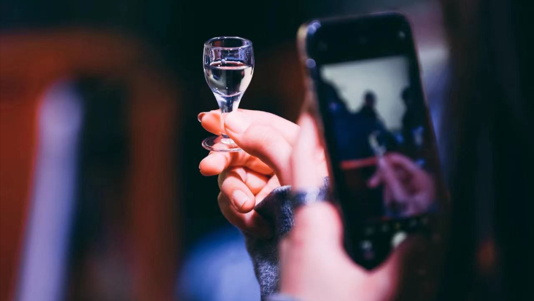 究竟是白酒不懂年轻人，还是年轻人不懂白酒？