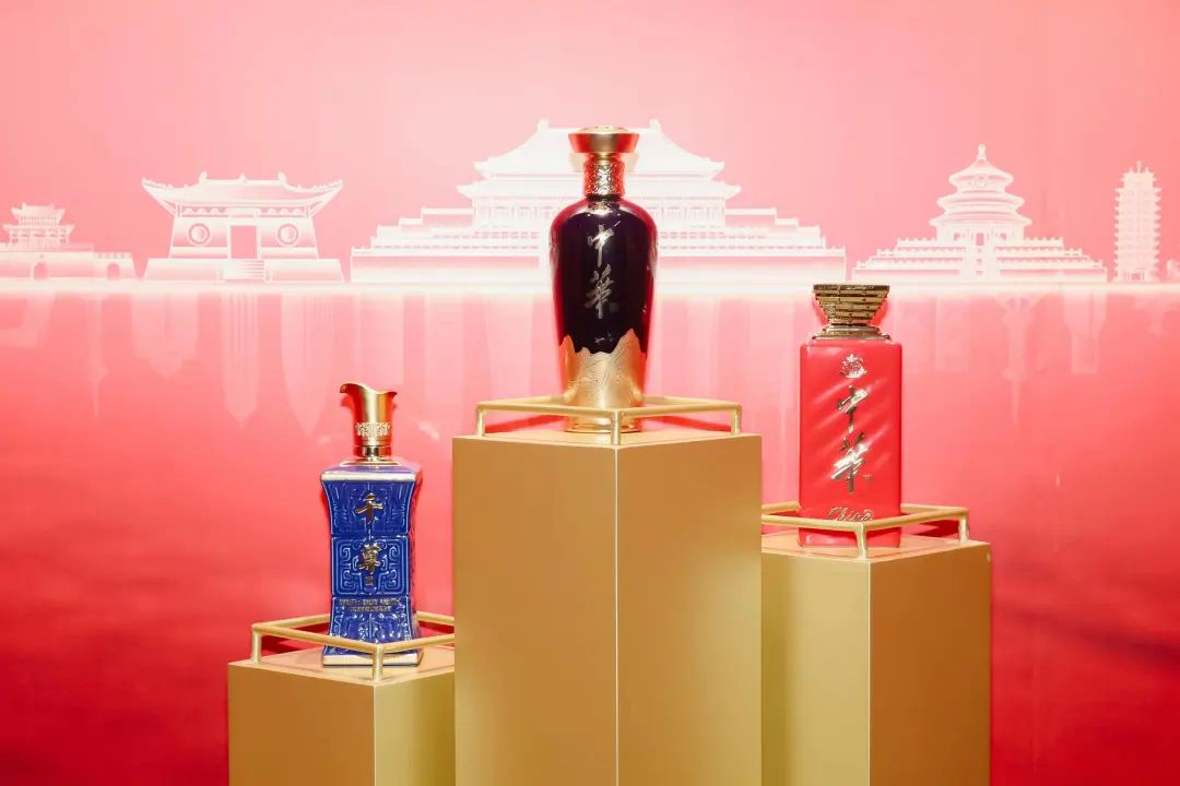 头部、酱香、清香……新品来袭，照见酒业怎样的未来？