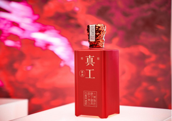 头部、酱香、清香……新品来袭，照见酒业怎样的未来？