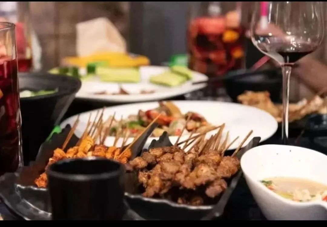 淄博烧烤“火”出圈!葡萄酒,就需要这份“烟火气”!