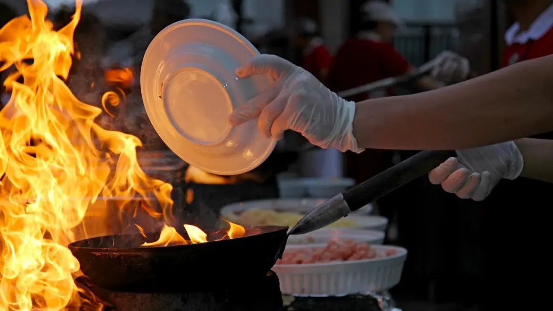 为什么餐饮业,从来没有出过中国首富?