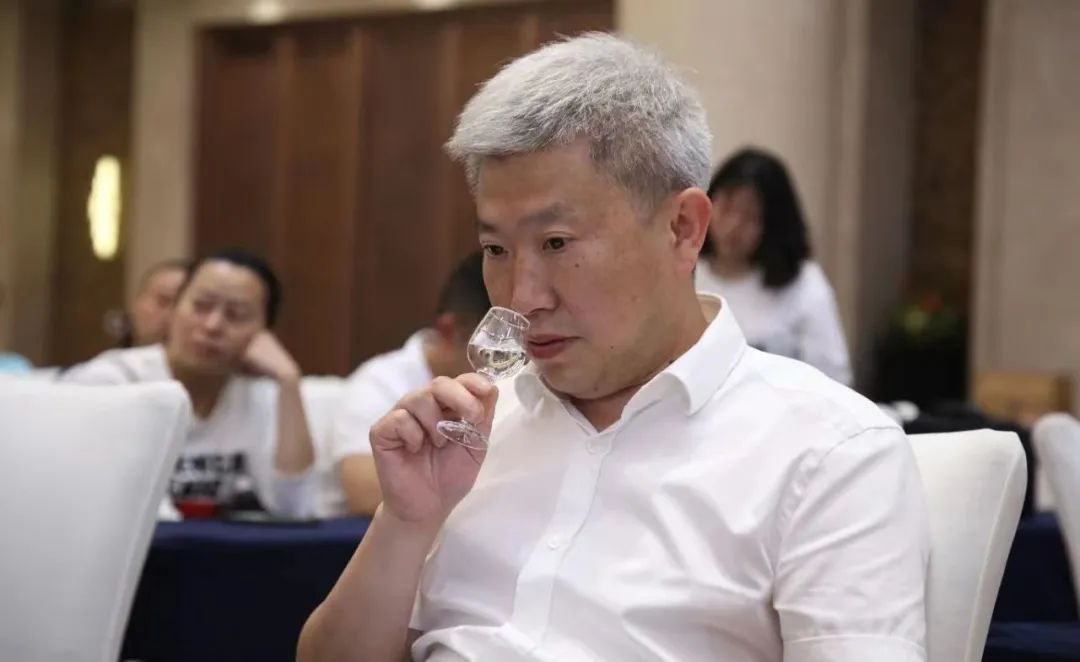 汪洪彬的“匠心坚守”有了新注解:国家级白酒评委