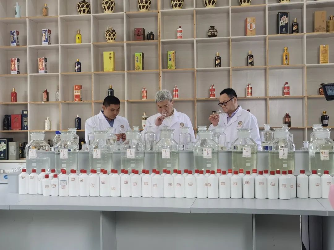 汪洪彬的“匠心坚守”有了新注解:国家级白酒评委