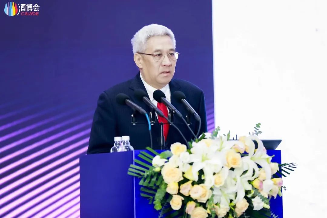 湘酒齐聚长沙、共探发展路径,酒鬼酒给出了怎样的解答?