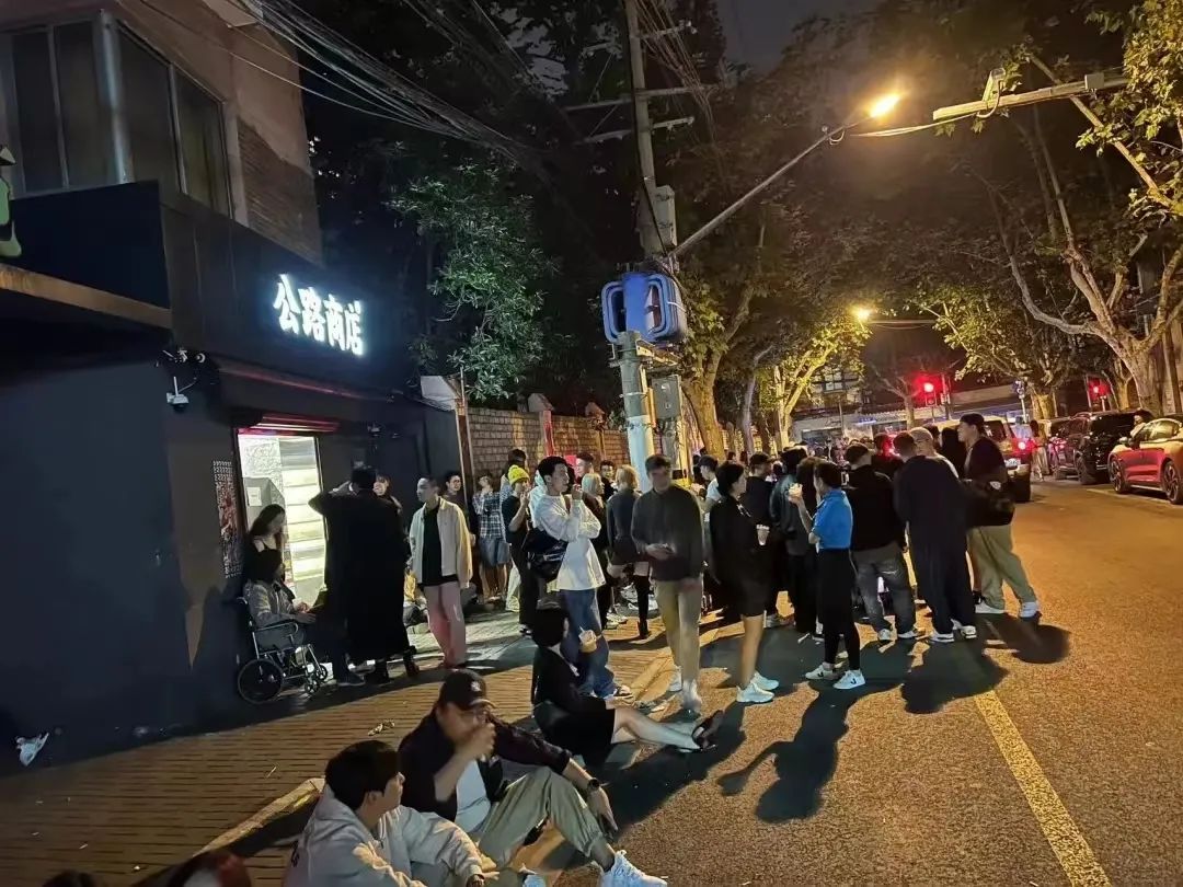 “公路商店”加速开店,“立吞式”饮酒或将带来新增量