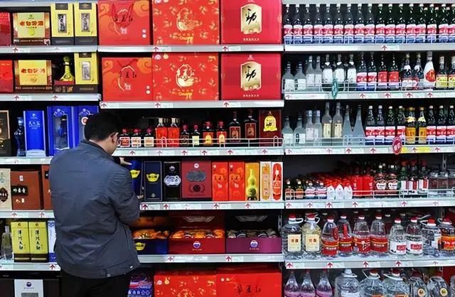 超市“倒闭潮”席卷而来，白酒传统销售渠道剩下什么？