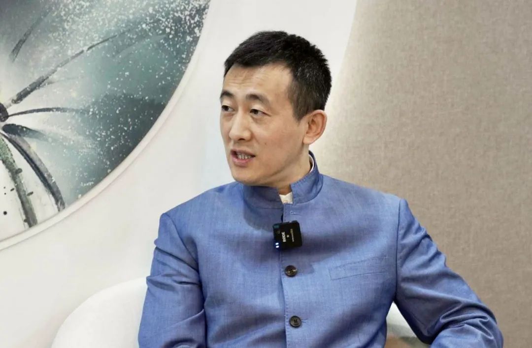 李佳琦的老板,默默攒了160亿身家