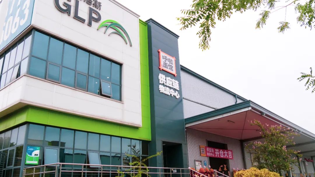 三年逆势开店60家，获中国快餐百强企业称号，这家重庆本土连锁小面馆凭什么？