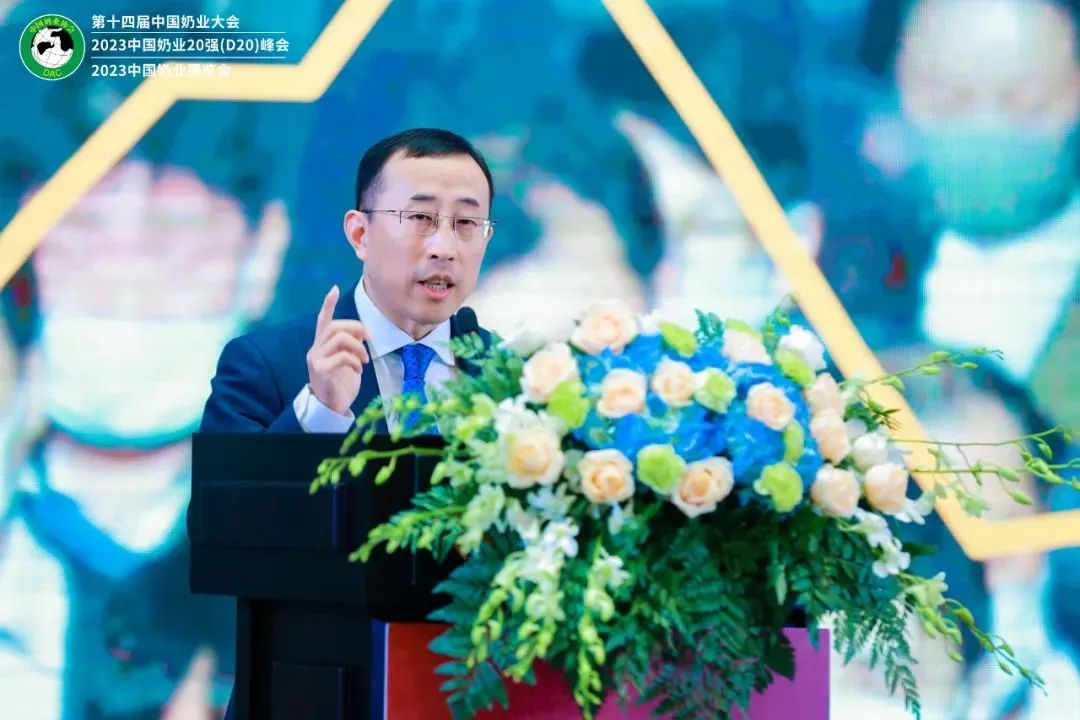 伊利张剑秋、蒙牛卢敏放、君乐宝魏立华、飞鹤冷友斌、现代牧业孙玉刚、优然牧业袁军,在企业经营管理和发展策略方面,有哪些新观点?