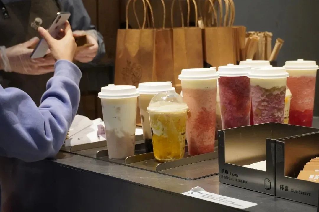 茶百道、霸王茶姬等多家新茶饮企业扎推IPO,准备讲“加盟”故事吗?
