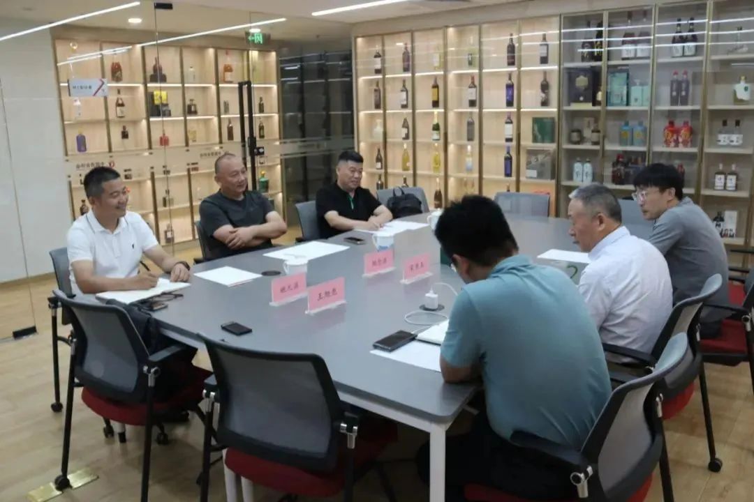 开启高质量发展新篇章,山东花冠酒业刘念波董事长一行到访中国酒业协会!