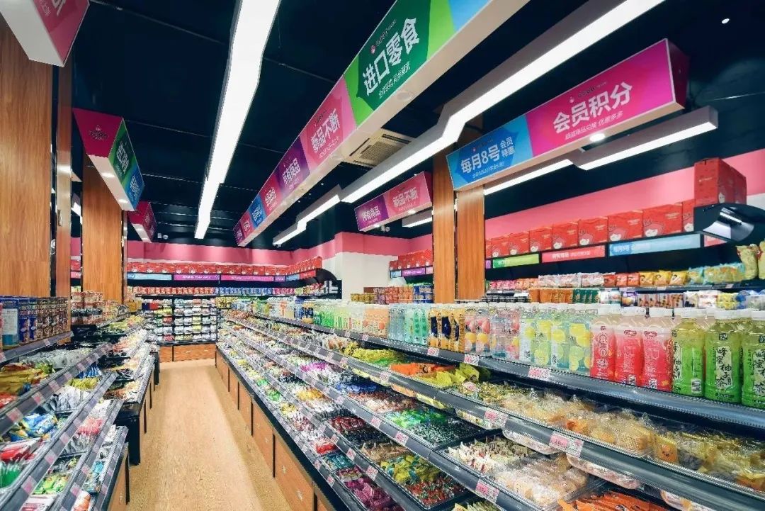 “助攻”品牌商销量、头部玩家亲自“下场”,量贩零食店这股热度能持续多久?