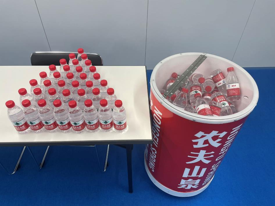 世界品质亮相国际赛场,农夫山泉“中国红”成功突围体育营销