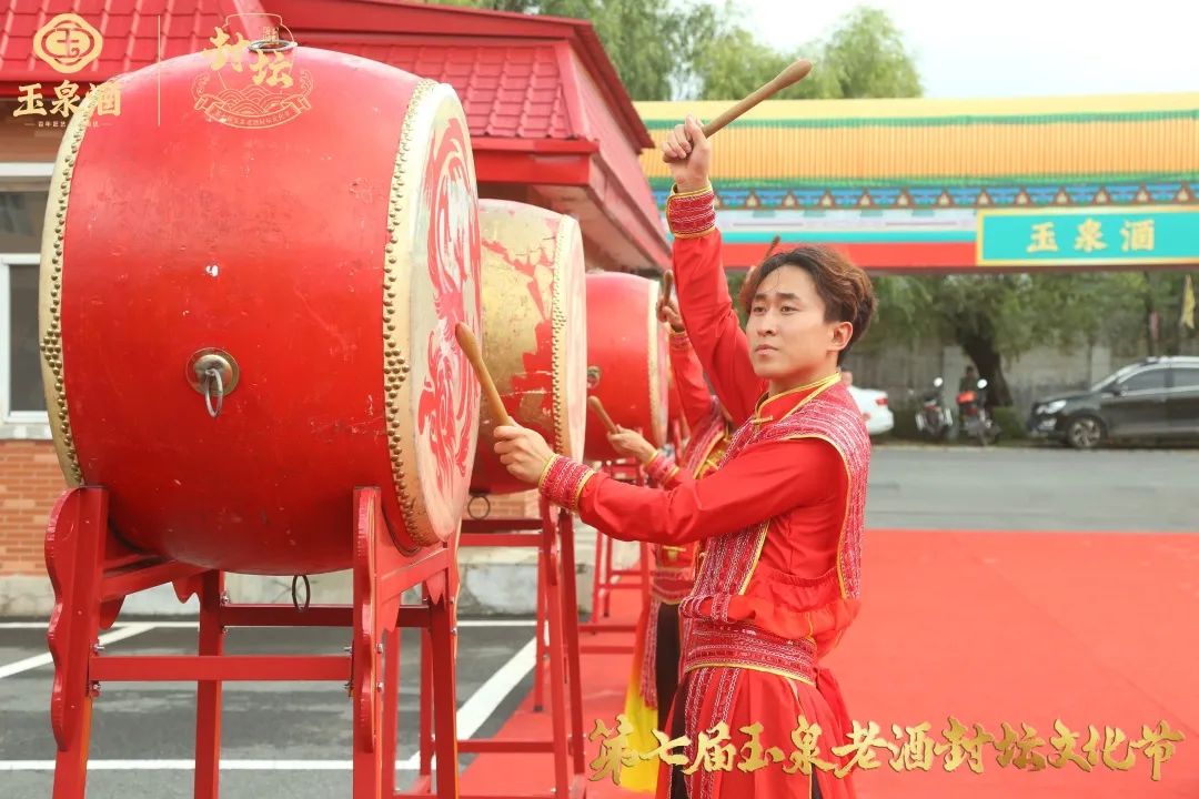 百年酒海、七届封坛：从“兼香引领者”到“东北新酒王”
