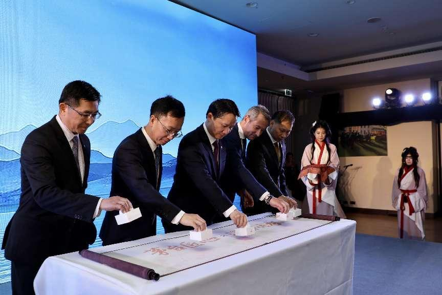 从“走出去”到“走进去”,茅台“偕美世界行”树立白酒国际化新标杆