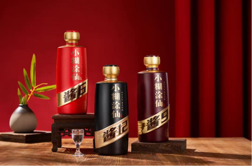 中国白酒闪耀三大国际烈酒大赛,小糊涂仙蝉联“大满贯”