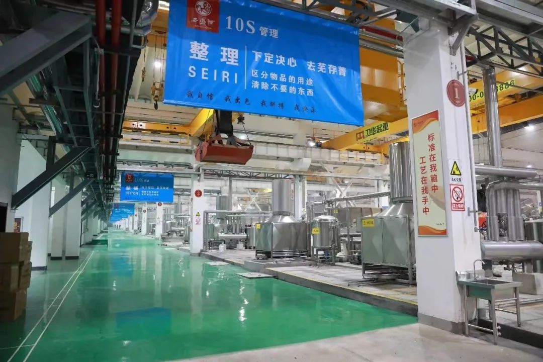 双赛道齐发力,西凤酒能否弯道超车?